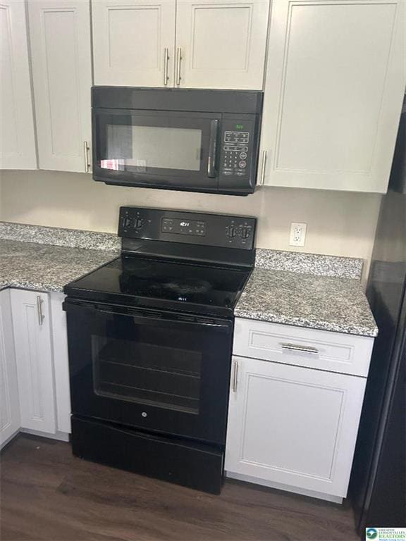 Building Photo - 858 N Van Buren St