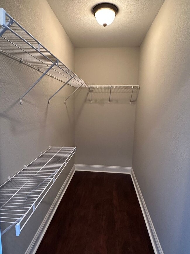 Building Photo - 4 Bedroom 3 Bath 2 Stall Garage in Waynesv...