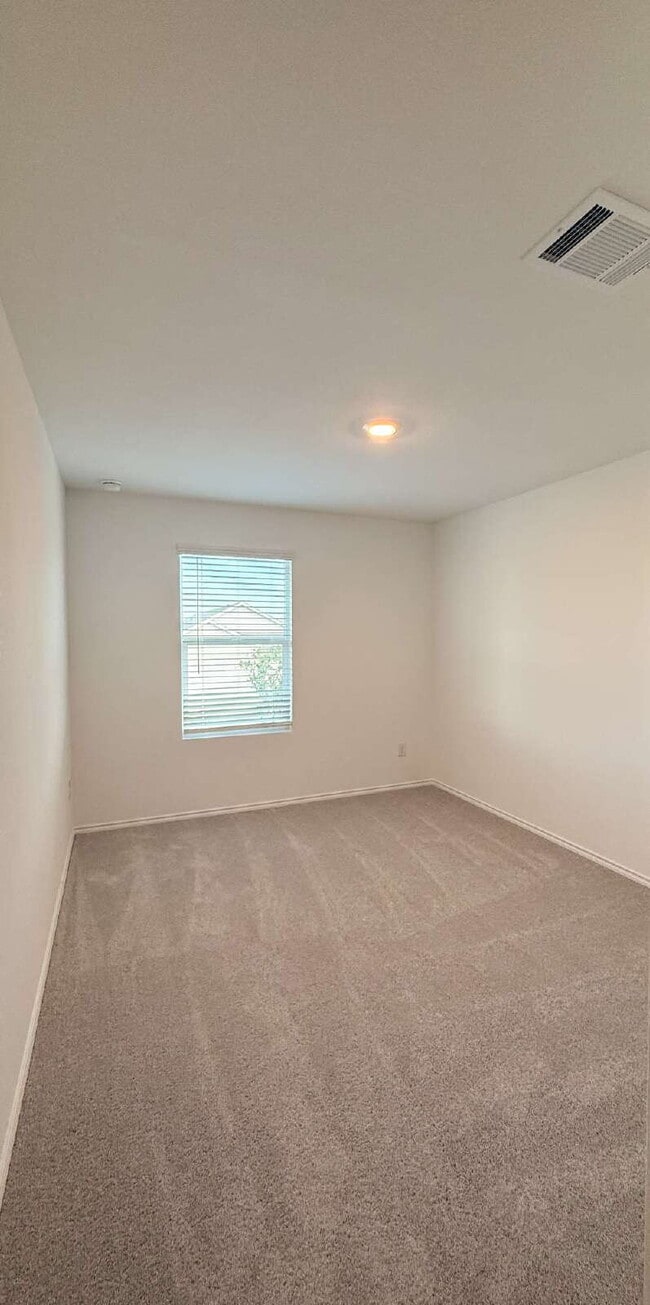 Building Photo - One Story 4 Bedroom/2Bath - For Rent - San Marcos, TX - Minutes From Shopping, Entertainment, and...