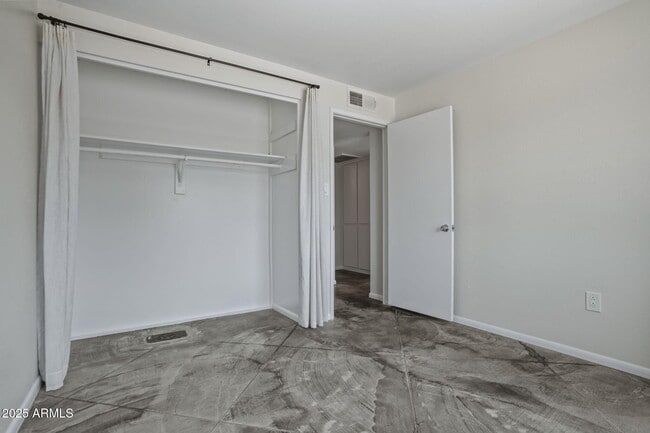 Building Photo - 14231 N 37th Pl