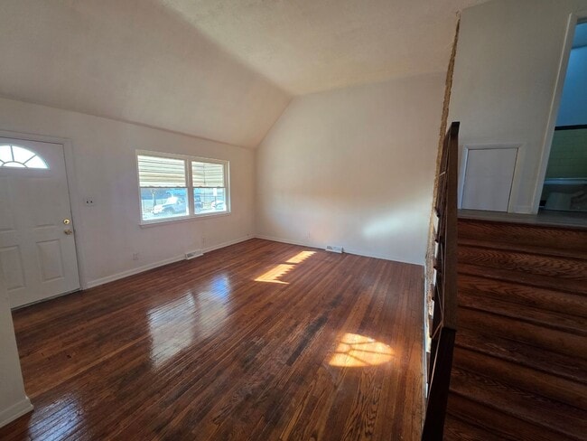 Building Photo - 1321 E 23rd St