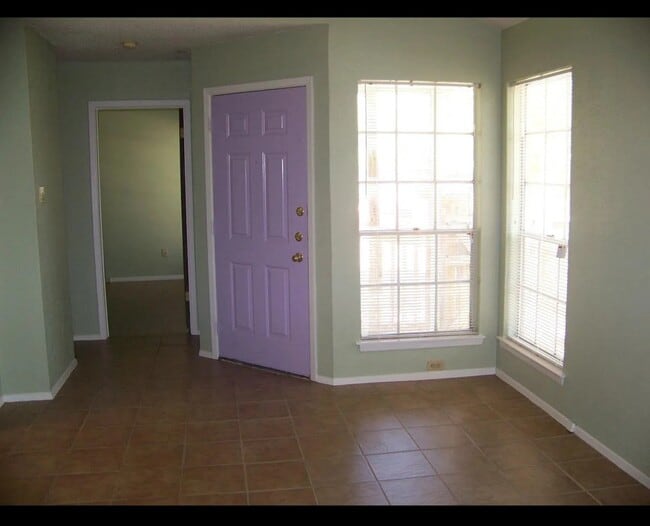 Building Photo - 7605 Woodstone Cove