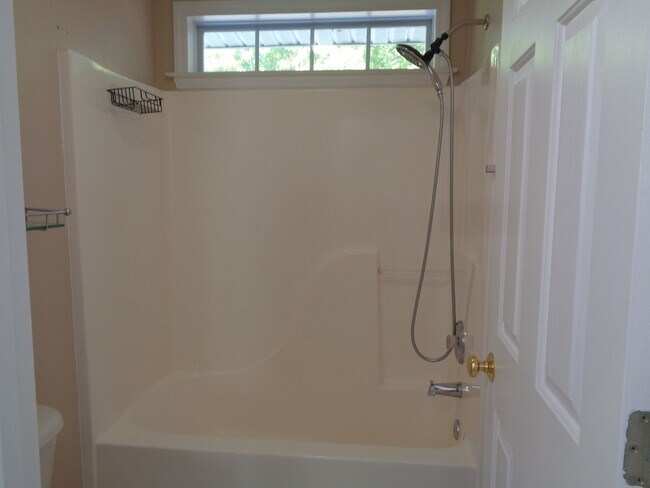 Building Photo - House For Rent in NW Greensboro!