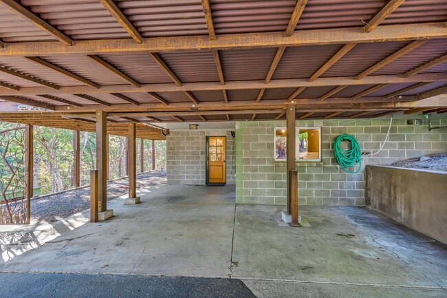 Building Photo - 970 Elkader St