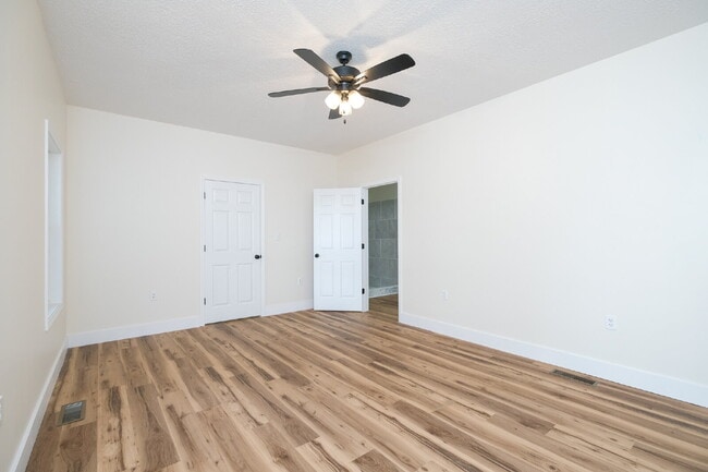 Building Photo - 2915 Sidonia Rd