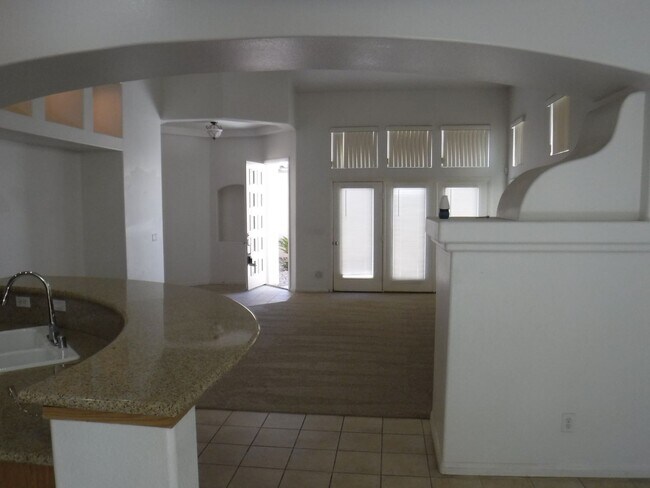 Building Photo - 2 BED, 2 BATH HOME WITH CASITA (3rd bedroom is the casita)