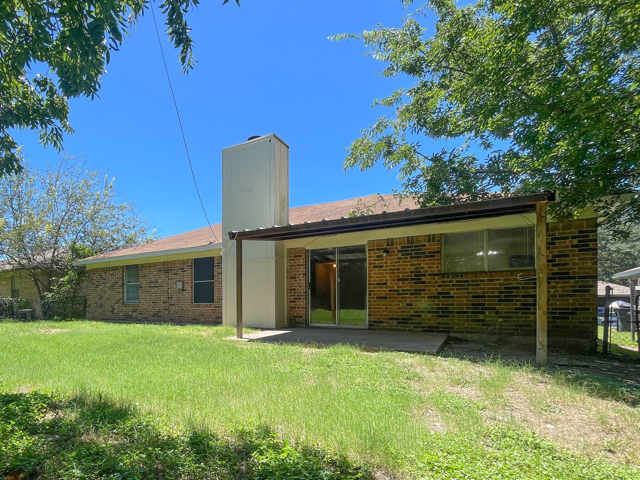 Building Photo - 1912 Ramada Dr