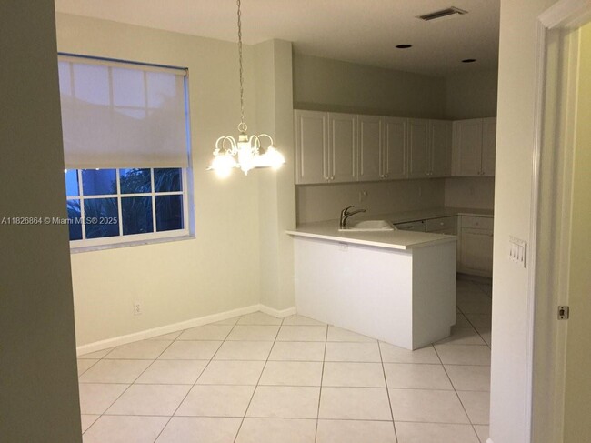 Building Photo - 6568 Villa Sonrisa Dr