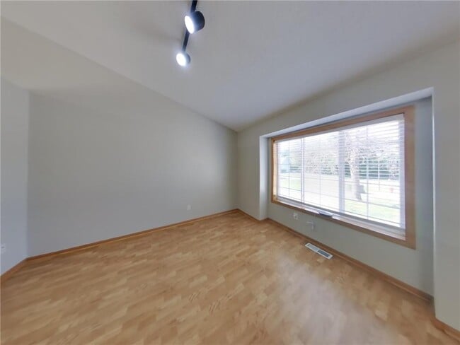 Building Photo - 2739 Zumbrota Cir NE