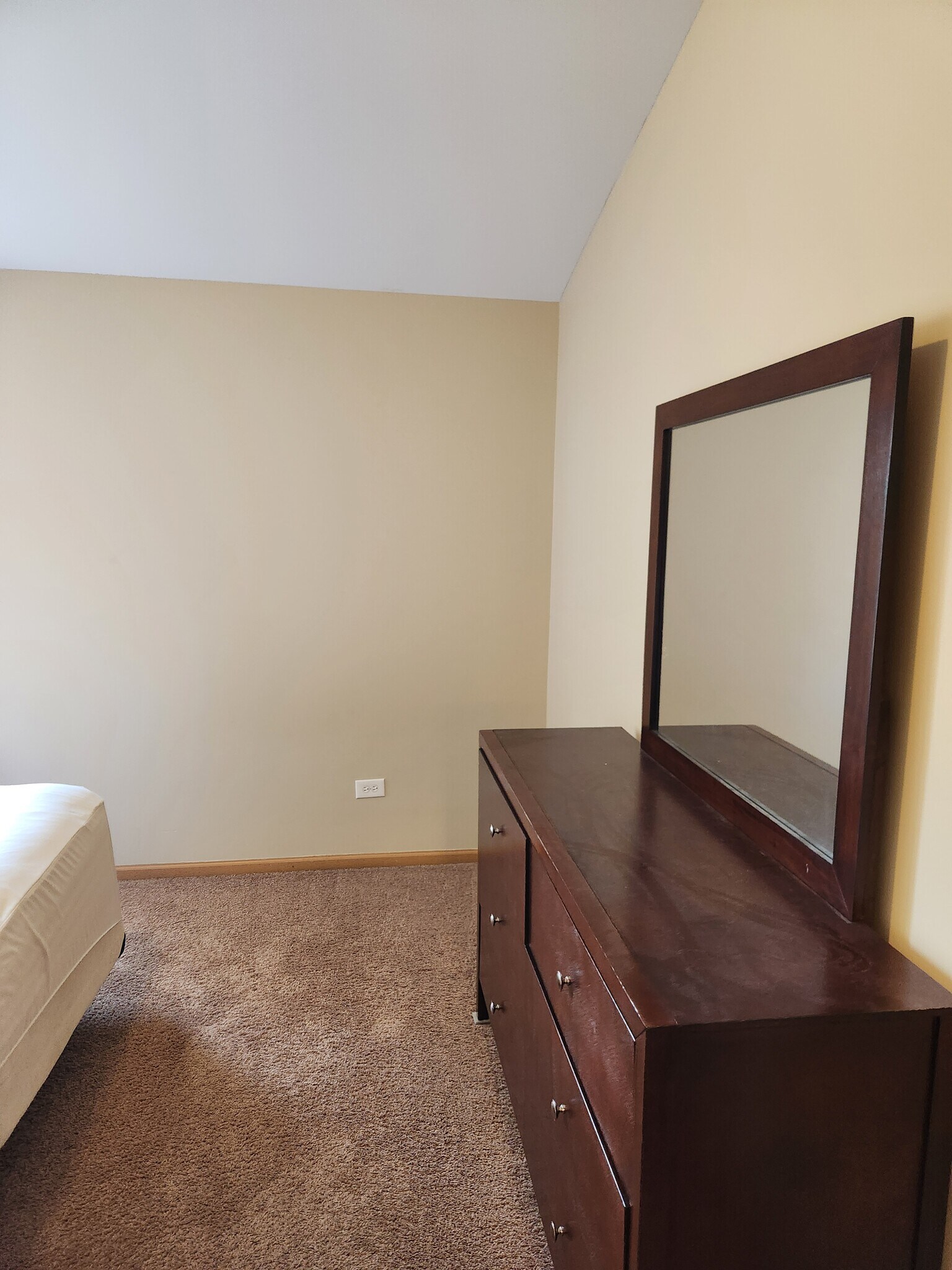 Building Photo - 1819 Silverstone Dr