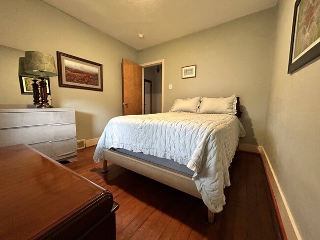 Building Photo - 248 Mansion St