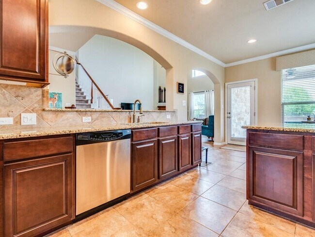 Building Photo - 2816 Canyon Valley Run