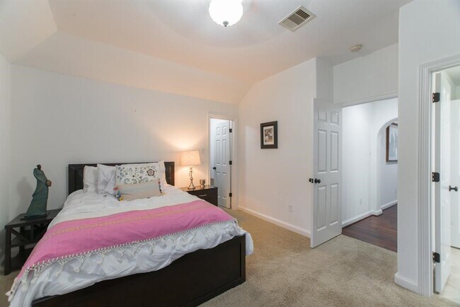 Building Photo - 6 W Monteagle Cir