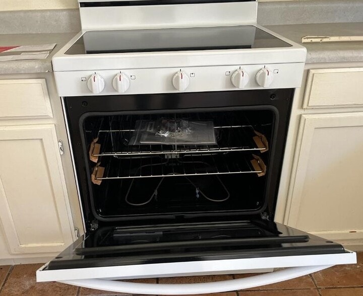 Building Photo - 3378 Iroquois Dr