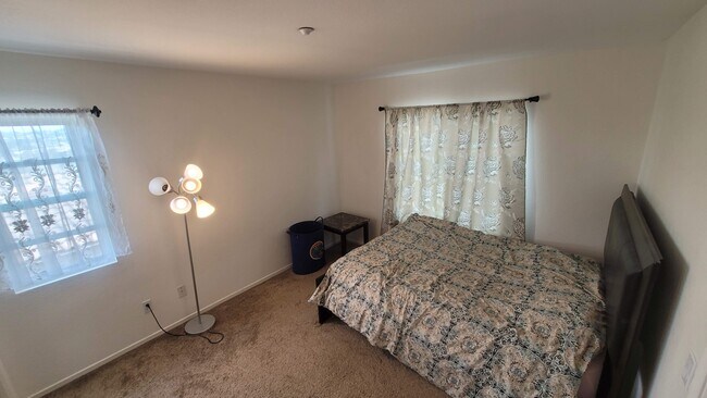 Building Photo - 2422 Pointe Pkwy