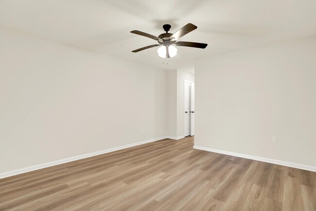 Building Photo - 4489 Beacon Hls Dr