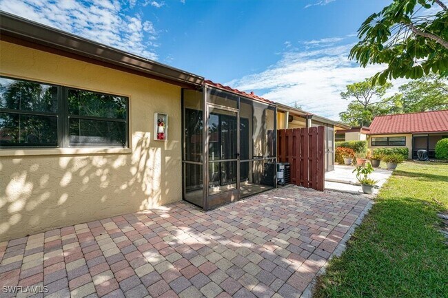 Building Photo - 2009 Pine Isle Ln