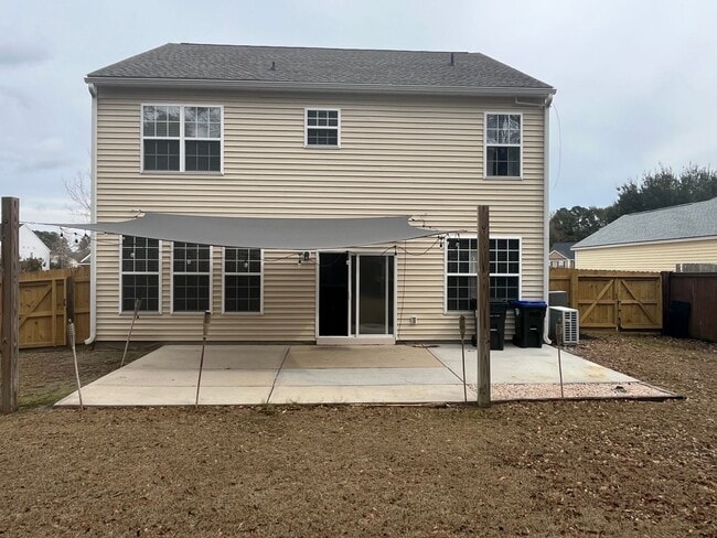 Building Photo - Beautiful 4 Bedroom in Dorchester II School District