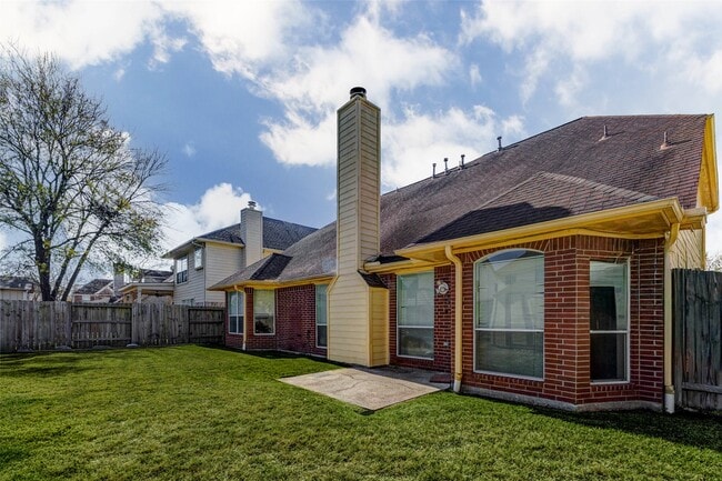 Building Photo - 155 Perfidia Dr