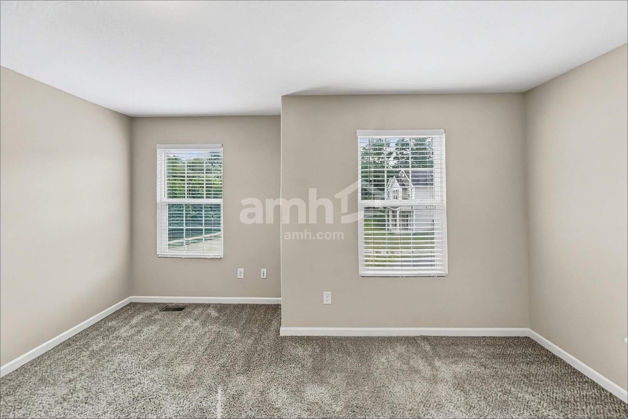 Building Photo - 7266 Rondeau Dr
