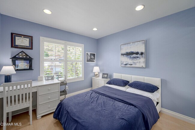 Building Photo - 3024 Hollycrest Ave