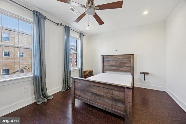 Building Photo - 1138 MOUNT VERNON St