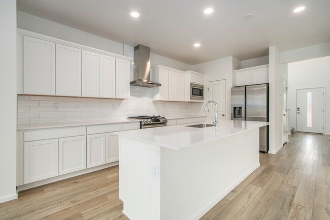 Building Photo - Exquisite 3 Bed 2.5 Bath Single Family Home