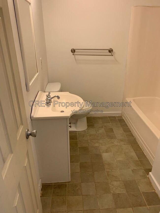 Building Photo - 2736 Jobee Dr