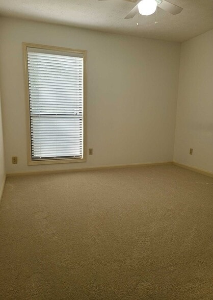 Building Photo - 2228 N Woods Ct