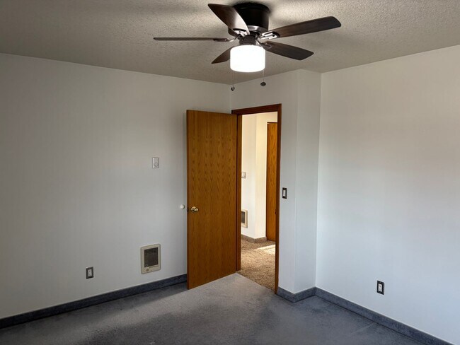 Building Photo - 200-204 NE 7th St