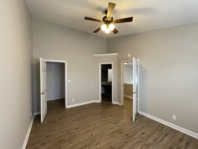 Building Photo - 1085 Stones Throw Dr NW