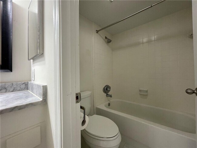 Building Photo - 138 Woodmere Square NW