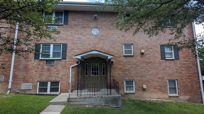 Primary Photo - 51 Leroy Pl