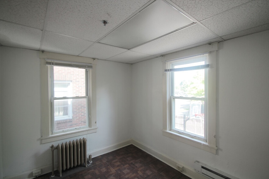 Building Photo - 505 South Ave