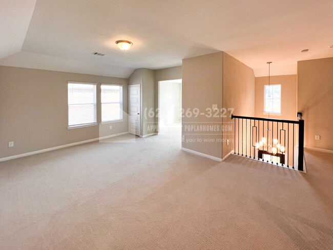 Building Photo - 9837 Pearly Everlasting