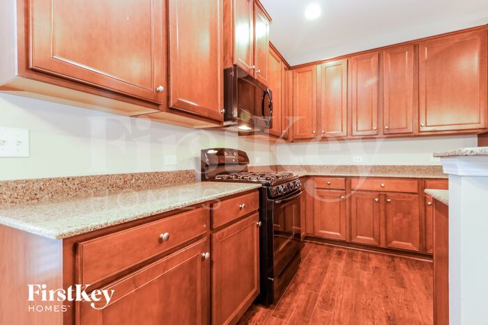 Building Photo - 9023 Hema Ln