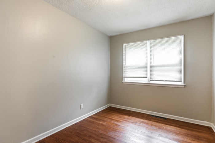 Building Photo - 10513 E 28th Terrace S