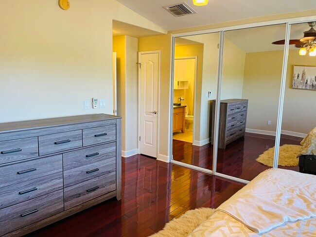 Building Photo - 92-1498 Aliinui Dr