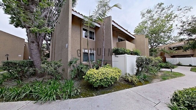 Primary Photo - 1st Floor 1 Bedroom Unit in South Coast Me...
