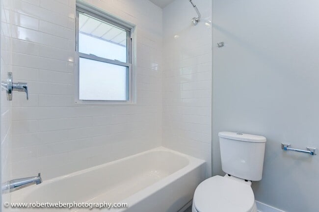 Building Photo - BEAUTIFUL MUST SEE RARE 1 BED/1 BATH REHABBED UNIT W/IN-UNIT LAUNDRY!!