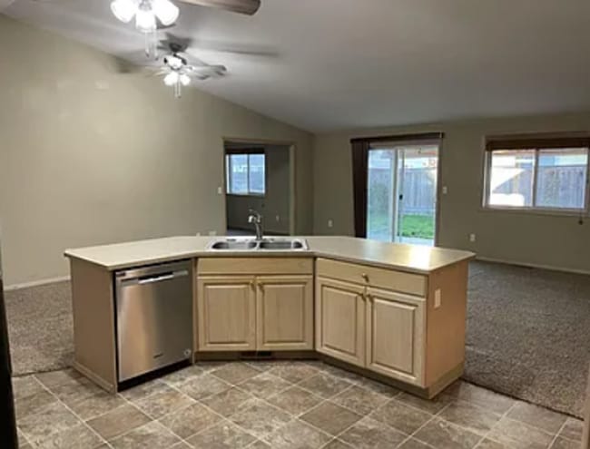 Building Photo - Charming One-Level Ranch in Peaceful Battl...