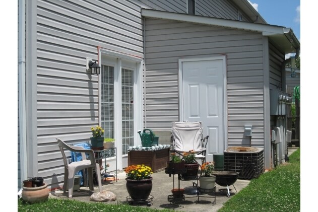 Building Photo - White Oak Apartments