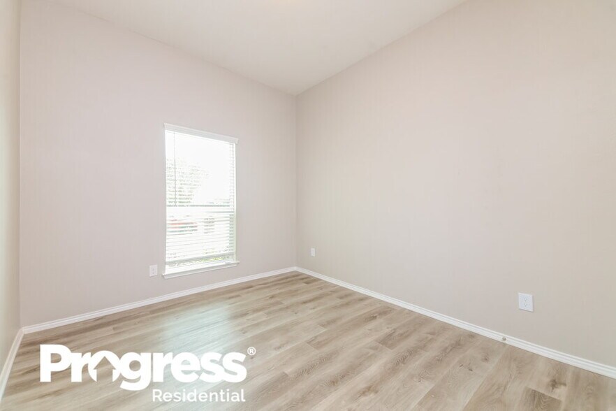 Building Photo - 1617 Meadow Lark Ln