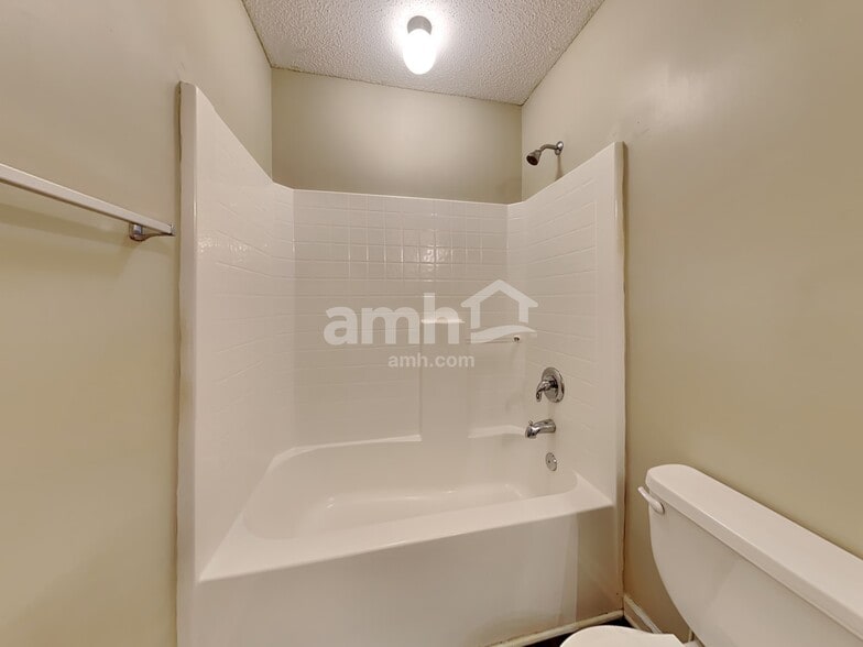 Building Photo - 4016 Broken Arrow Dr