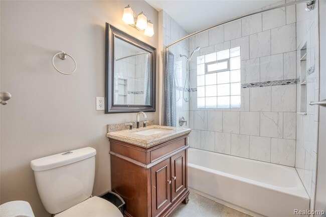 Building Photo - 321 Longspur Ln