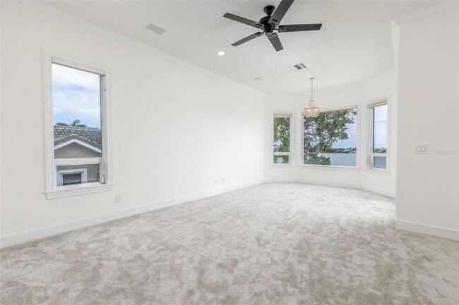 Building Photo - 4 Paradise Ln