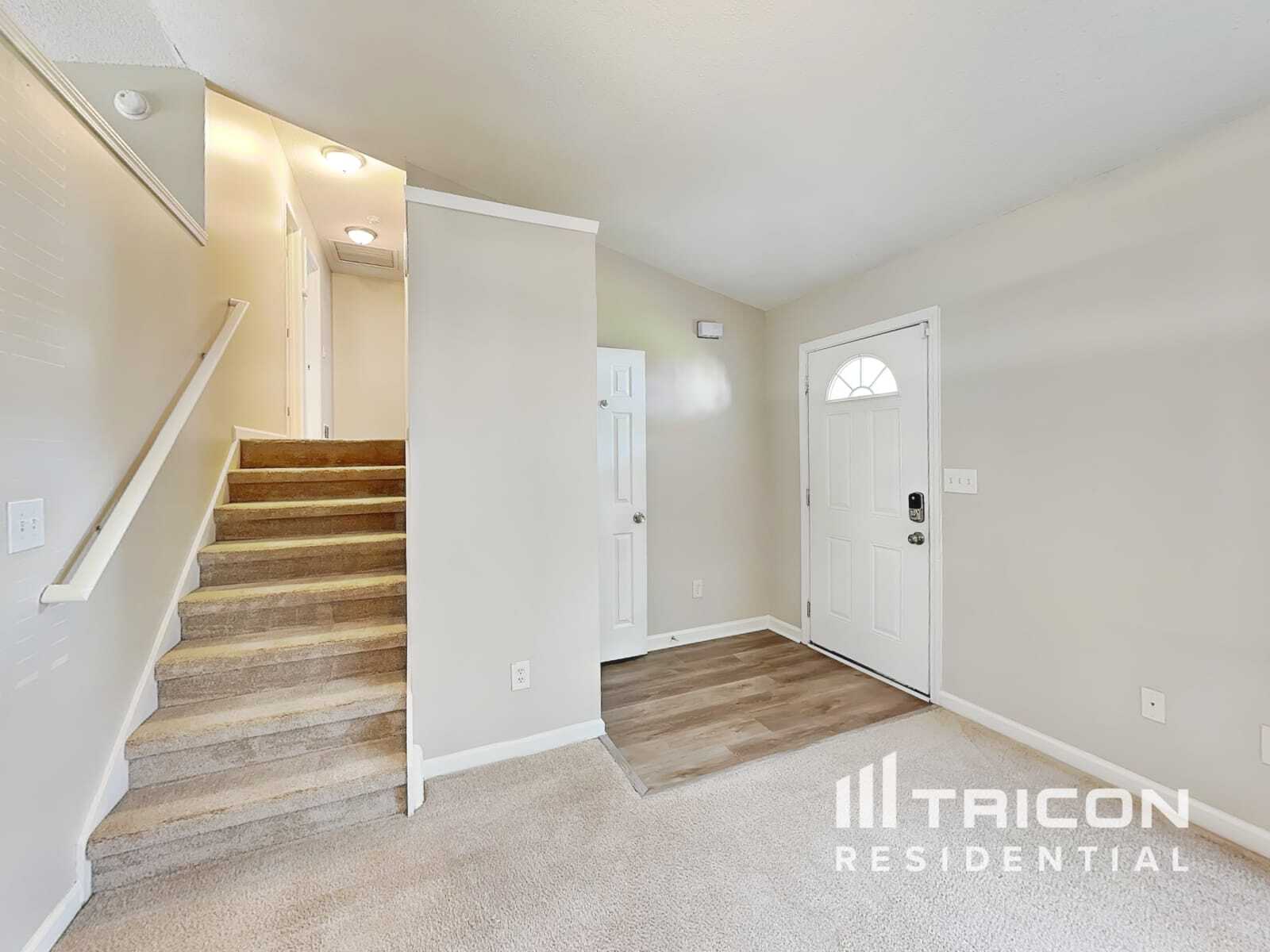 Building Photo - 463 Thorn Thicket Dr