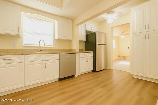 Building Photo - 746 Ironwood Dr