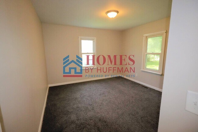 Building Photo - 2211 Frisse Ave
