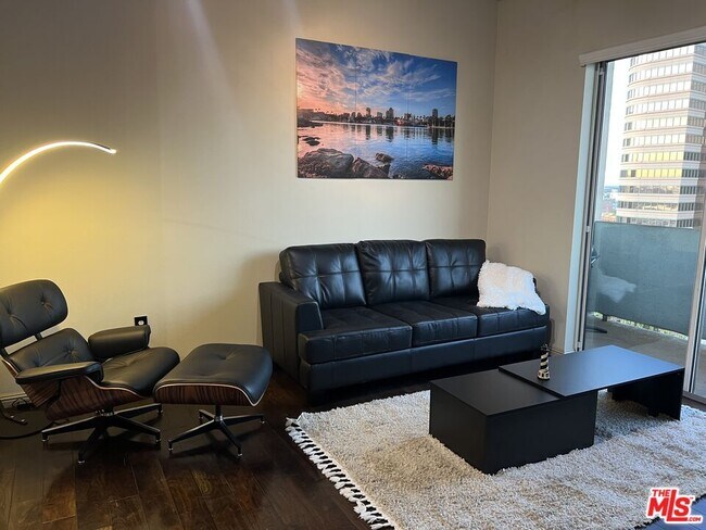 Building Photo - 388 E Ocean Blvd